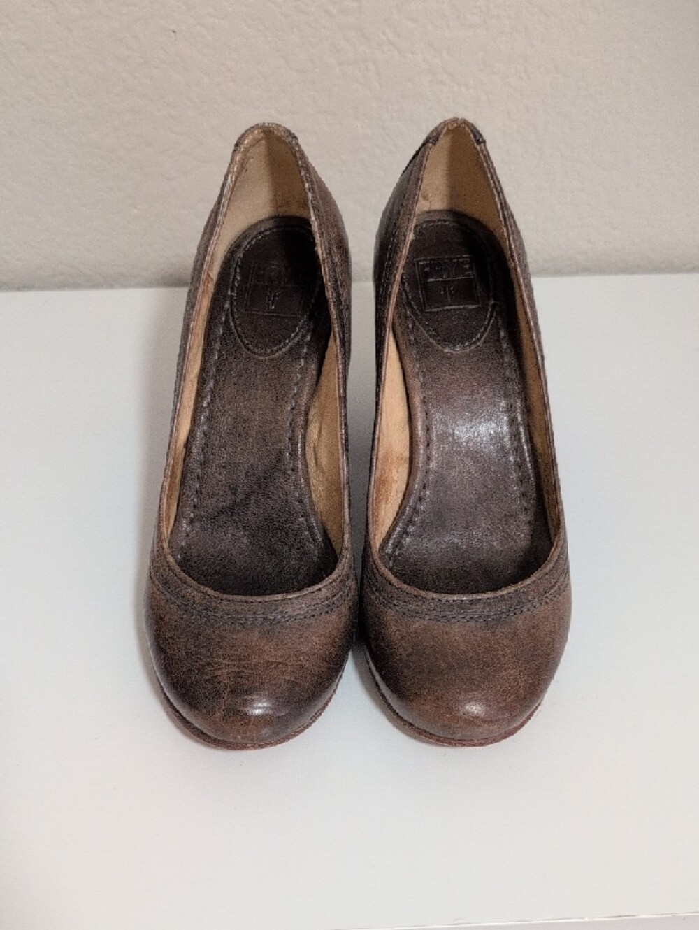Frye Carson Pump - Picture 2 of 4